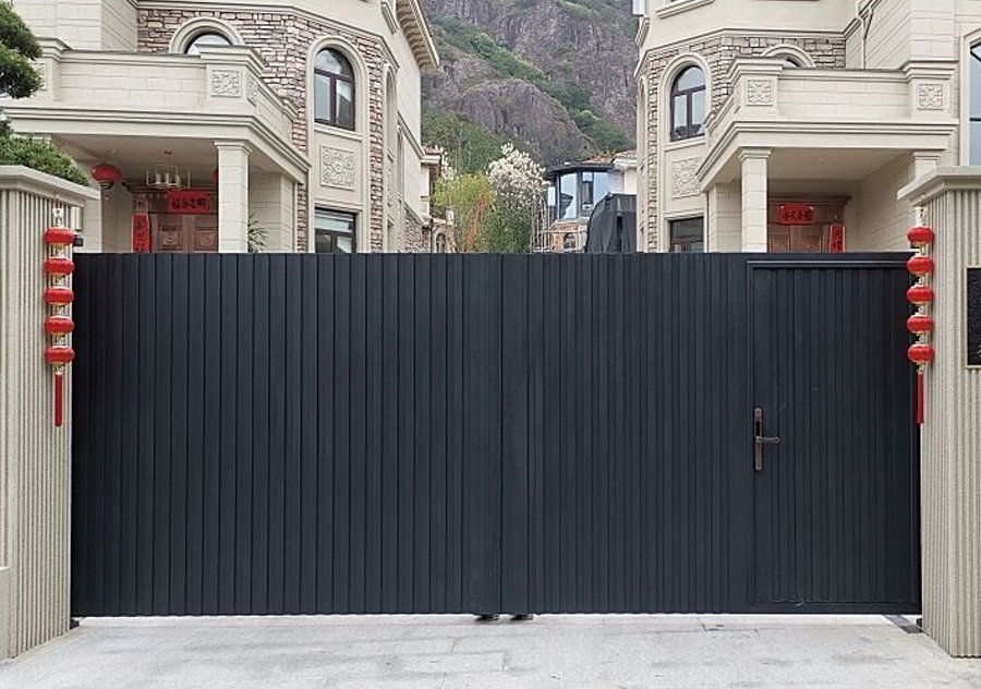 Классические алюминиевые декоративные ворота двора